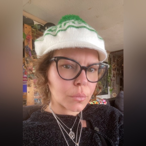 VTG Top O’ the Mornin’ Knit Cabbie Hat! Pom Pom on top. Bill. Great Condition! - Picture 7 of 8